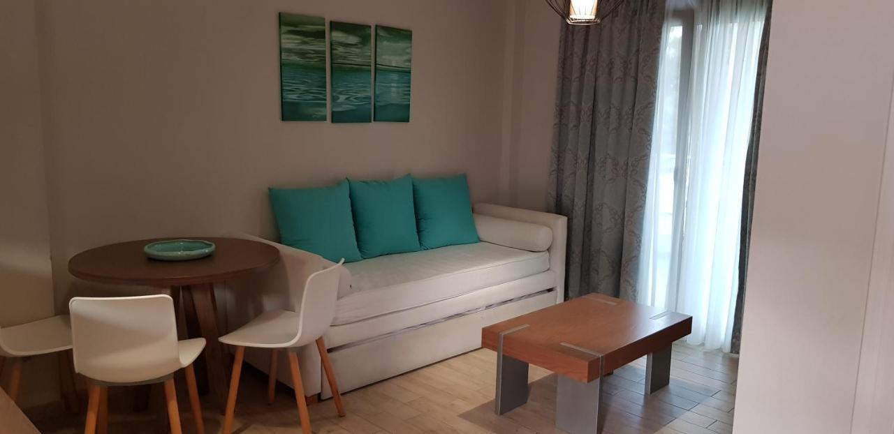 Hatzoudis Luxury Suites Chrysi Ammoudia Exterior photo
