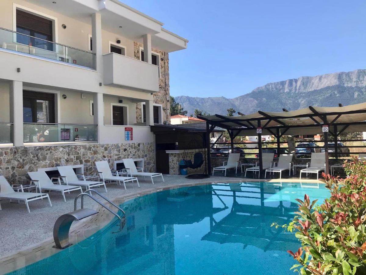 Hatzoudis Luxury Suites Chrysi Ammoudia Exterior photo