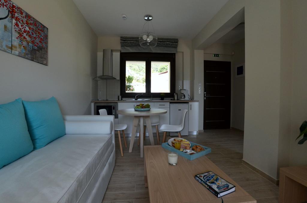 Hatzoudis Luxury Suites Chrysi Ammoudia Exterior photo