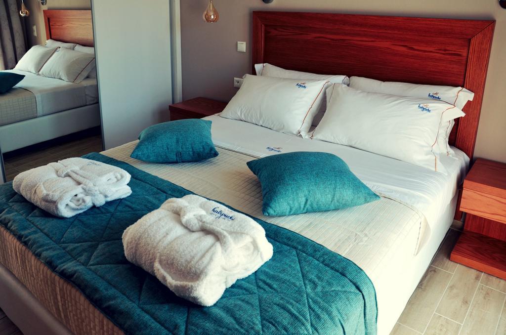 Hatzoudis Luxury Suites Chrysi Ammoudia Exterior photo