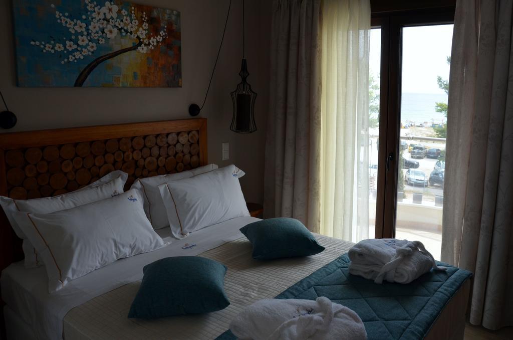Hatzoudis Luxury Suites Chrysi Ammoudia Exterior photo