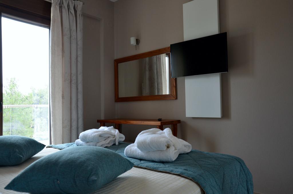 Hatzoudis Luxury Suites Chrysi Ammoudia Exterior photo